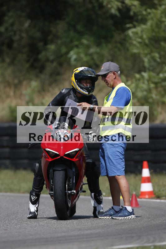 Archiv-2023/45 19.07.2023 Cornu Master School ADR/rouge-rot/36